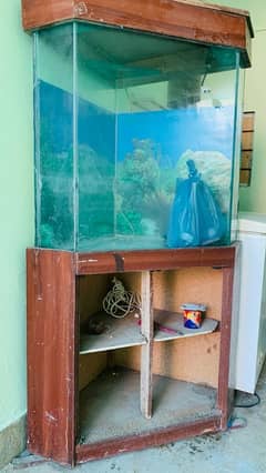 fish aquarium with table shelf