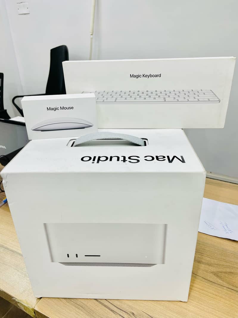 Apple Mac Studio M4 Max Chip & M2 MAX New 1