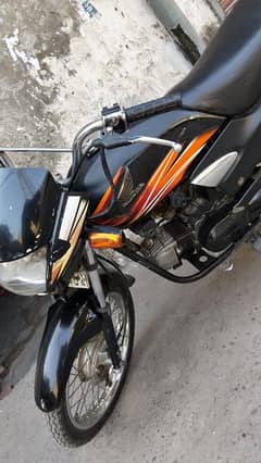 Honda 100cc good condition bio matric available