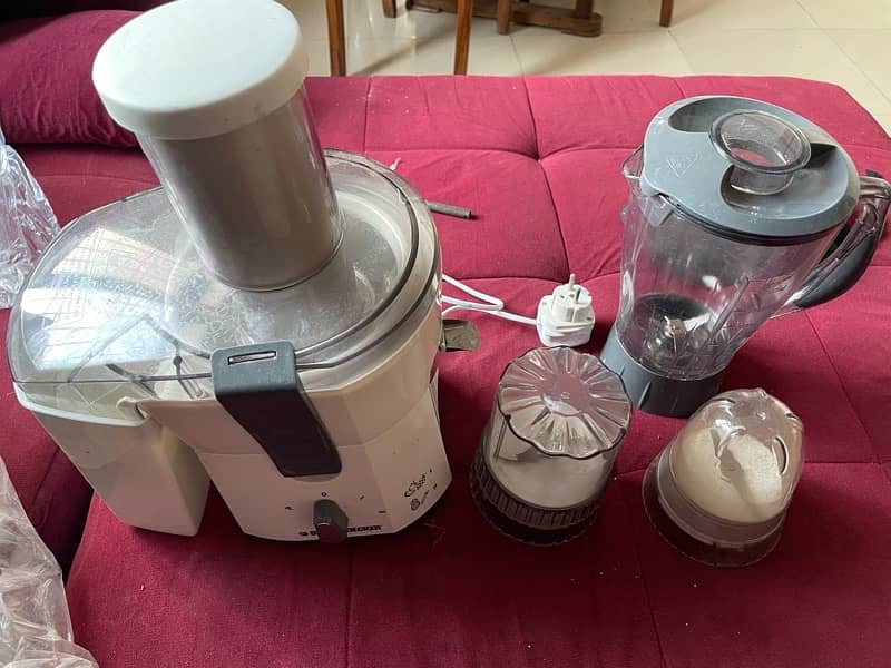 BLACK & DECKER 500W juicer blender with grinder and mincer 5