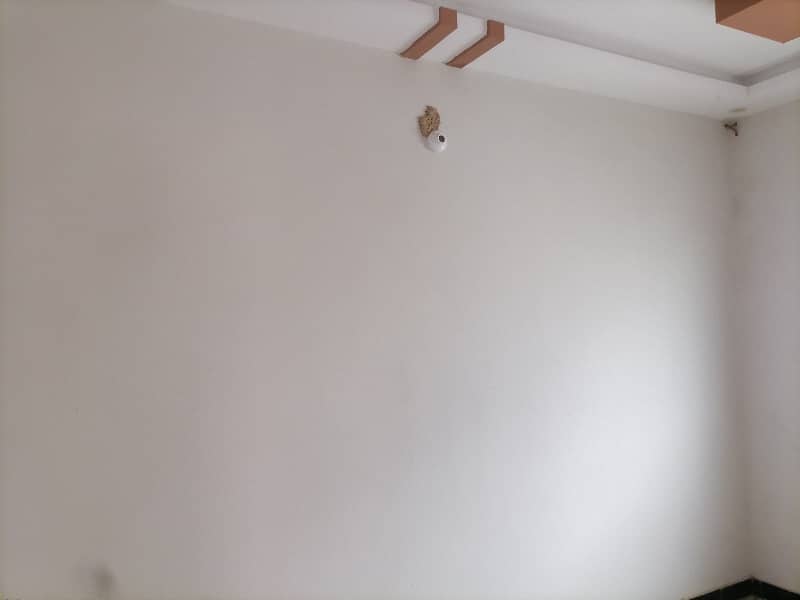 Corner Flat For Sale In Rs. 3500000 12