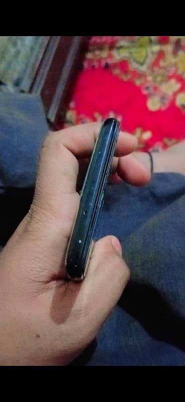 One plus 6t hay front camera ni chalta back break hay 4