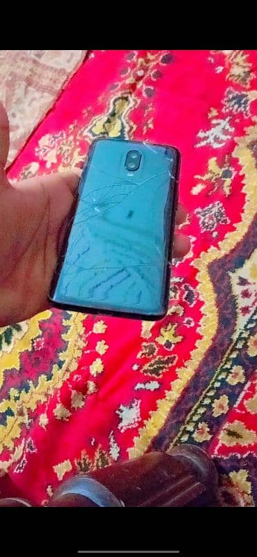 One plus 6t hay front camera ni chalta back break hay 9