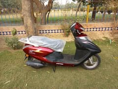 United Scooty 2022 end model 100 CC petrol 850 km driven only r