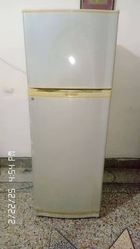 dawlance fridge large saiz 0