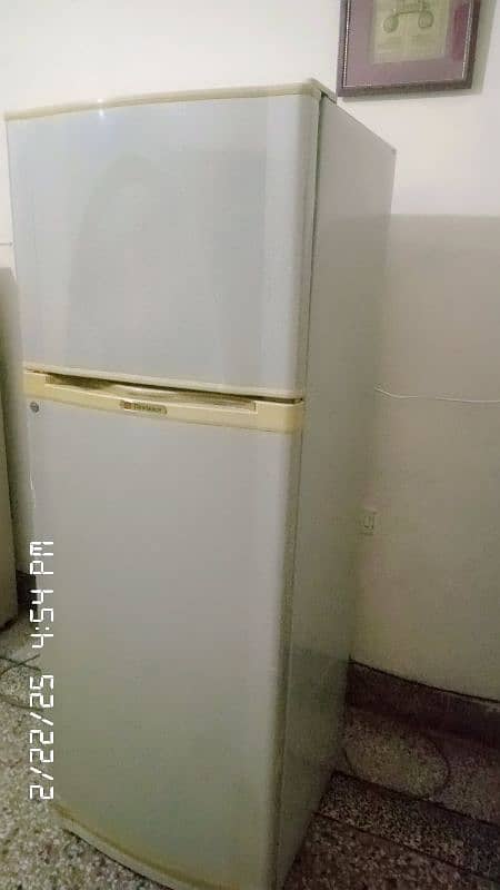 dawlance fridge large saiz 1