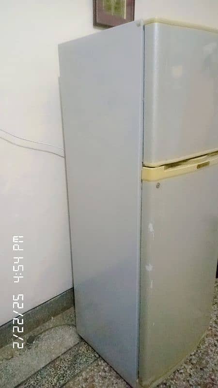 dawlance fridge large saiz 7