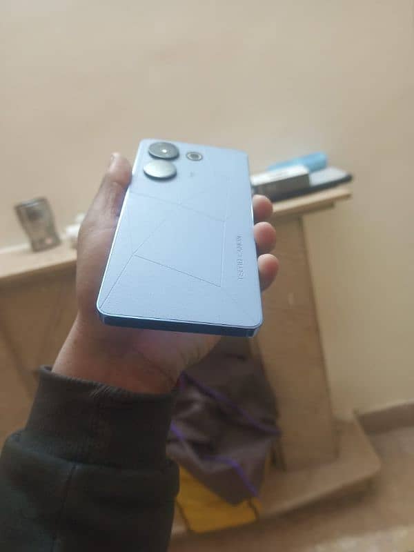 Tecno Camon 20 pro 8