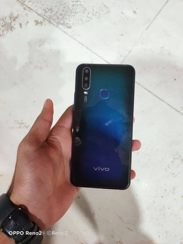 vivo y15 4/64 all okay ha finger print naii chalta 3