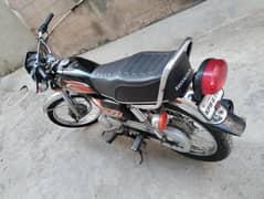 Honda 125 model 2022/ contact 03119900955