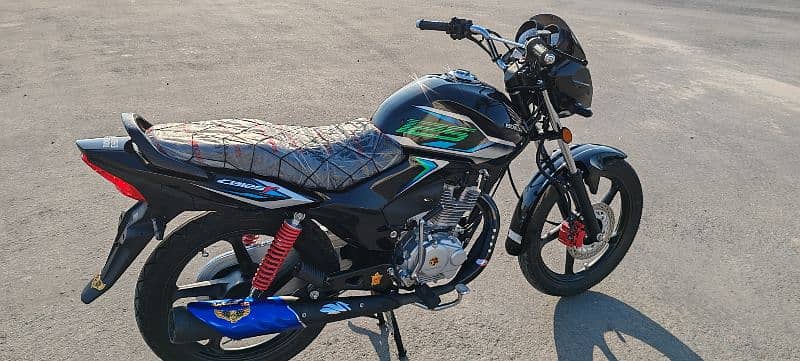 Honda cb125f 2025 model 1200kms chal gay hay 1