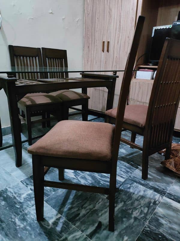 dineing table with 6 chair condition almost good 0
