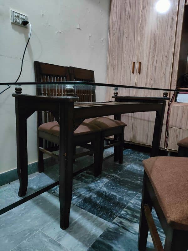 dineing table with 6 chair condition almost good 1