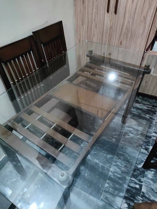 dineing table with 6 chair condition almost good 2