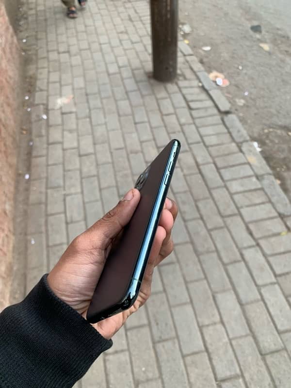 iPhone 11pro Jv 4month sim time 64gb no exchange 3