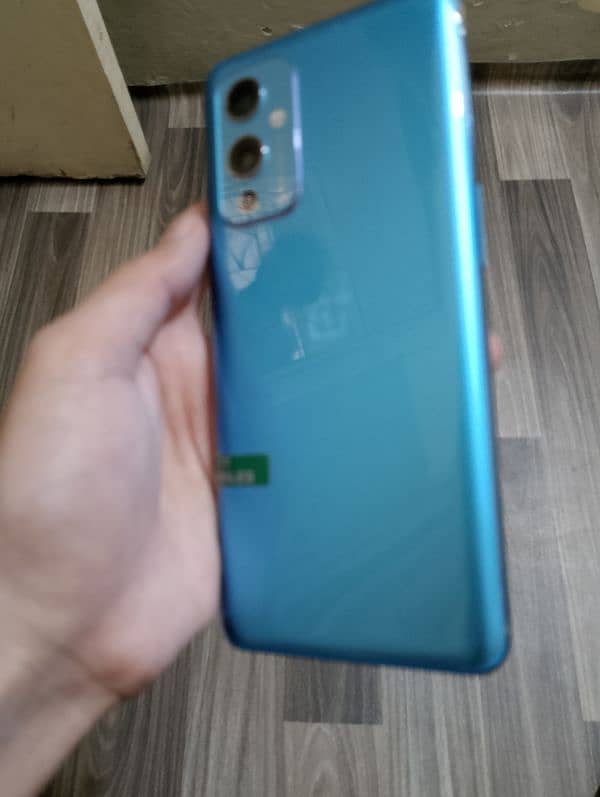 OnePlus 9 6