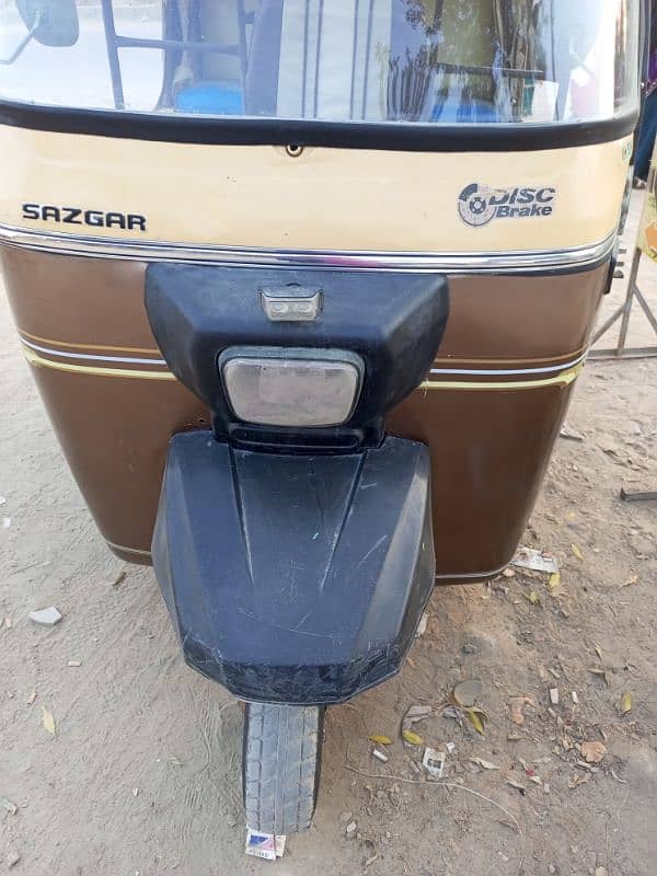 sazgar rickshaw LPG par Bilkull okay/03112811505 6