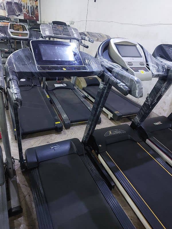 Treadmills / Running Machine / Elleptical  / Spinning bike / Home Gym 17