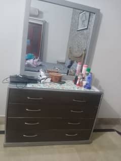 Dressing table