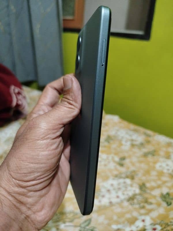 Moto g 5g 2024 With Box 1