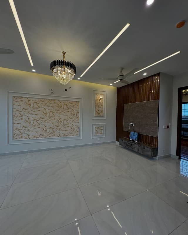 Original Picture Dream Palace 5 Marla Lucrative Price House For Sale in DHA Phase 9 3