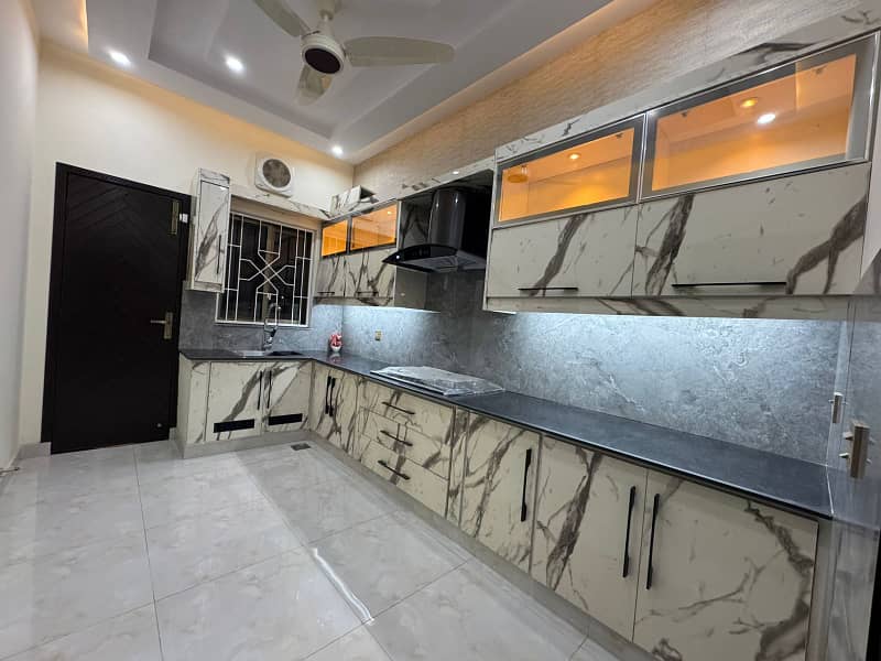 1 Kanal Brand New Luxury Upper Portion Is Available For Rent In GULBAHAR Block Bahria town Lahore 11