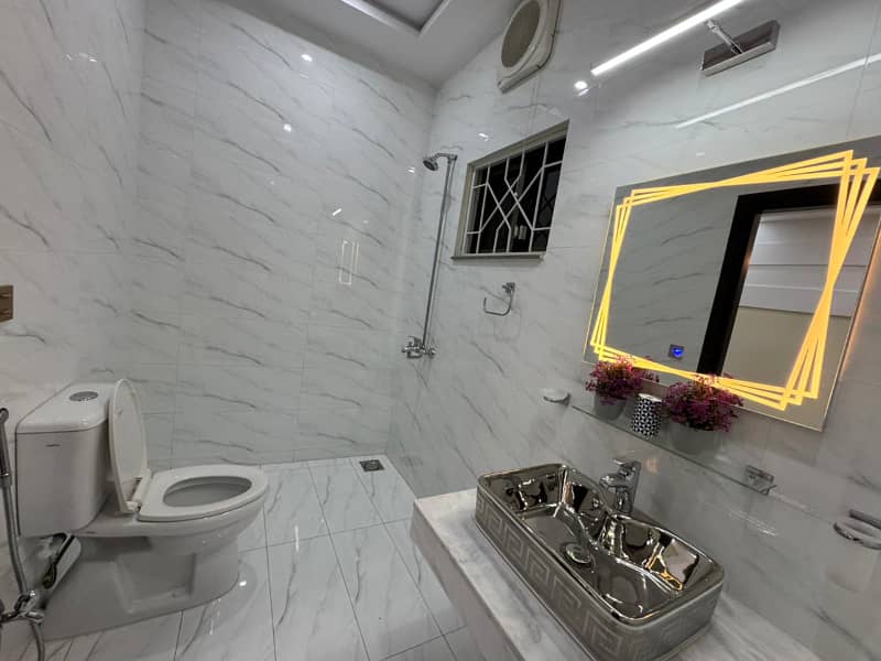 1 Kanal Brand New Luxury Upper Portion Is Available For Rent In GULBAHAR Block Bahria town Lahore 20