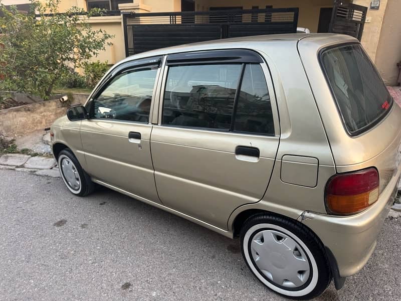 Daihatsu Cuore 2004 10