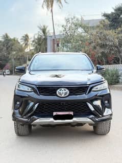 Toyota Fortuner V 2021