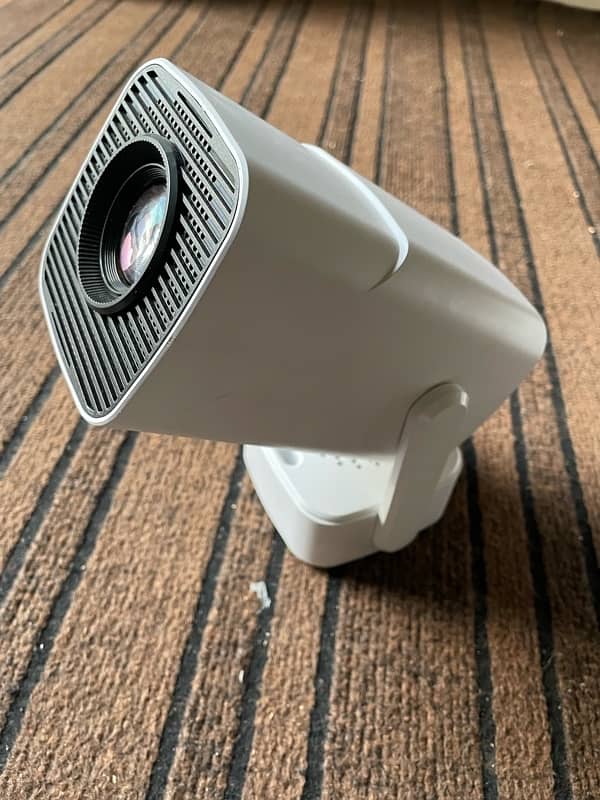 P30 Pro-White Smart Android 4K Portable Projector 1
