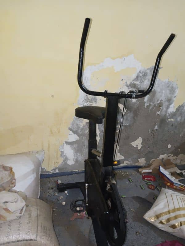 Elliptical Cycle // Exercise Bike// Fitness machine 1