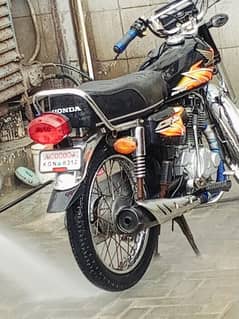 HONDA CG125 2021 MODEL CONDITION 10/10 urgent sell Karni hai