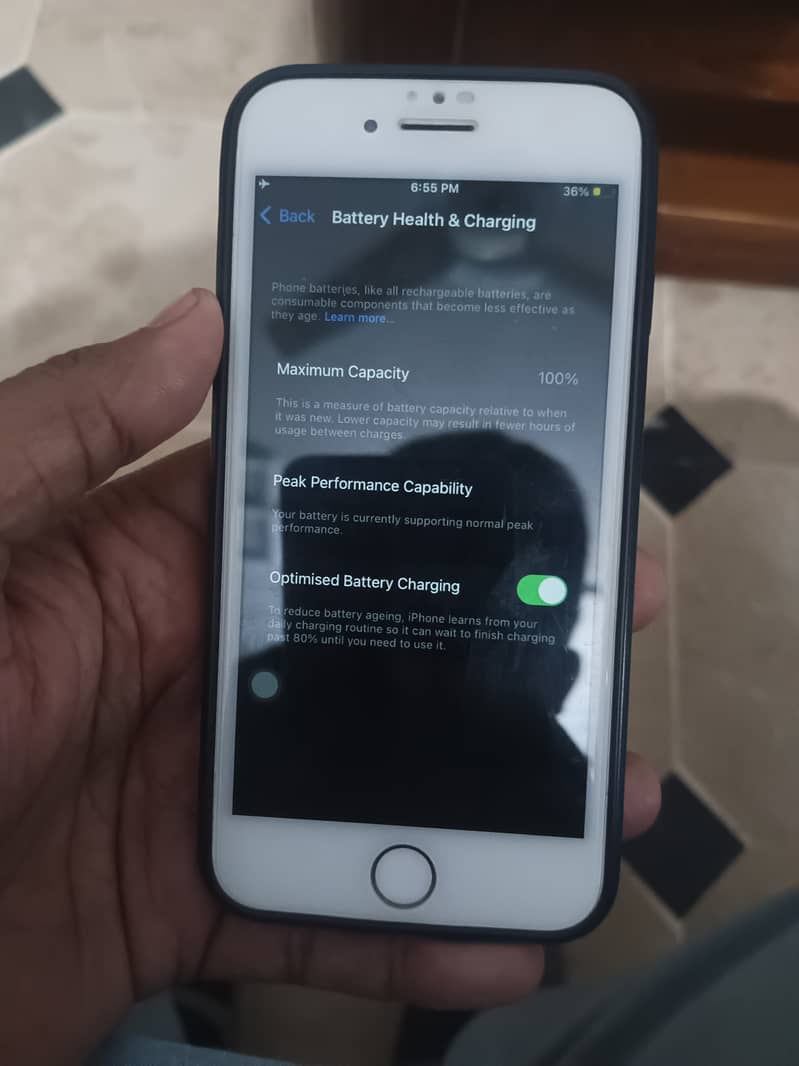 Iphone 8 Very good condition 3