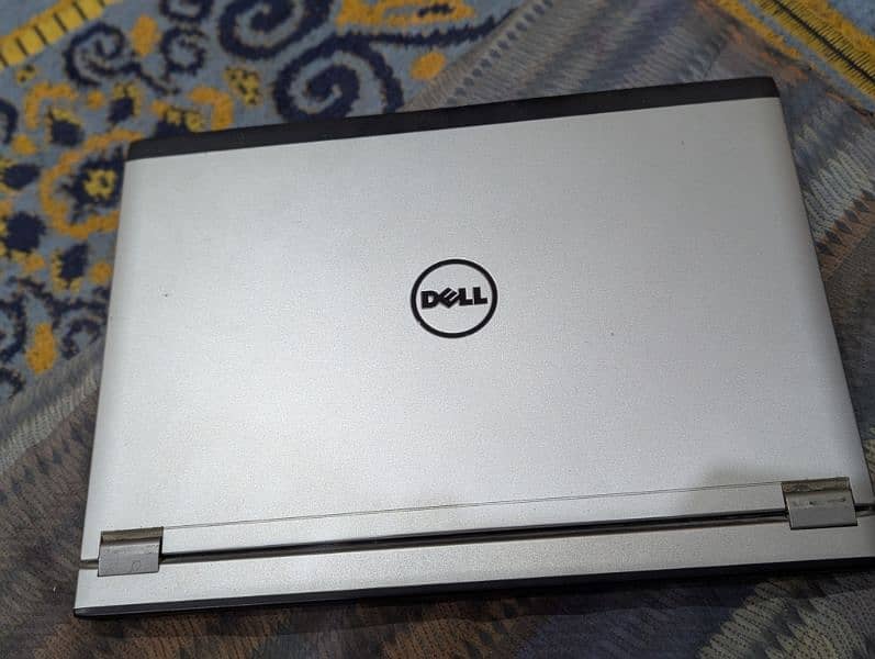 Dell Latitude 3330 3