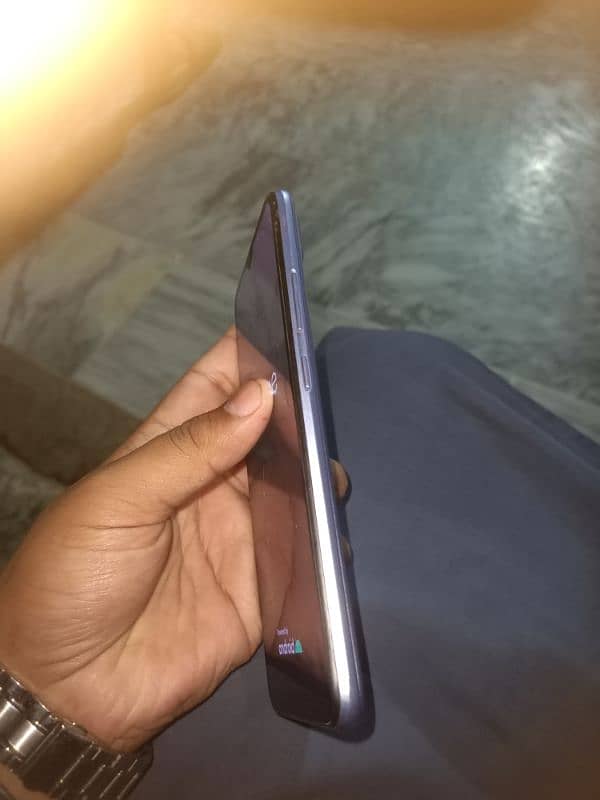 realme c25 s daba charger ni ha tush halka sa crack ha 4