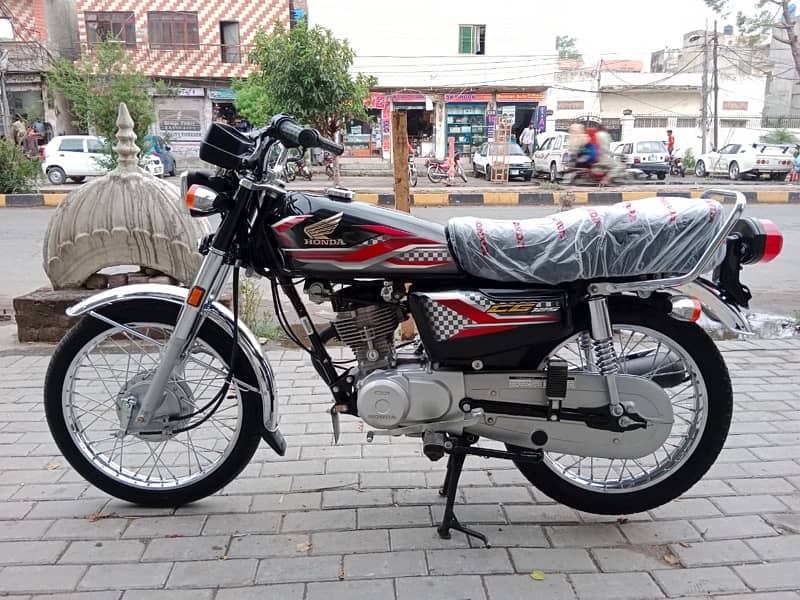 HONDA CG 125 2024 Lush 3