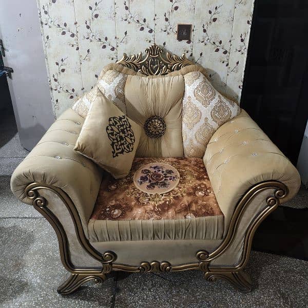 2+1 seater sofas brand new condition 1