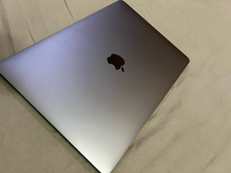 Apple macbook pro M1 16gb 512 gb 4