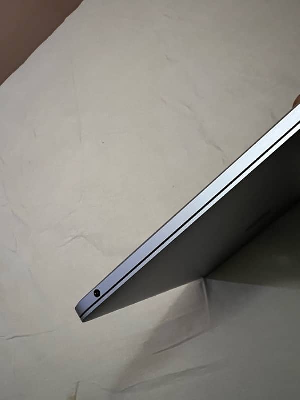 Apple macbook pro M1 16gb 512 gb 6