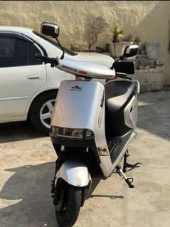 Electric scooty