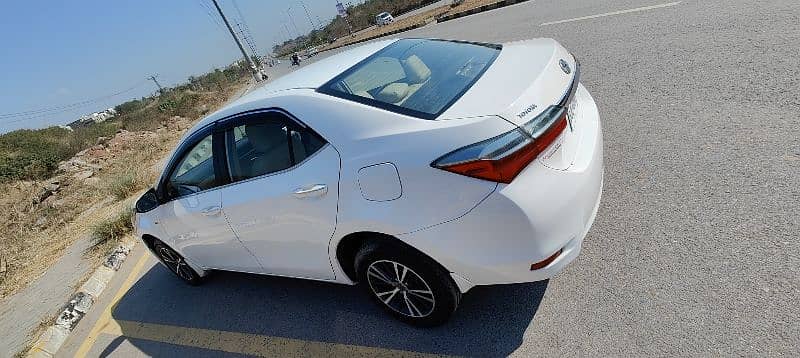 Toyota Corolla Altis 2017 6