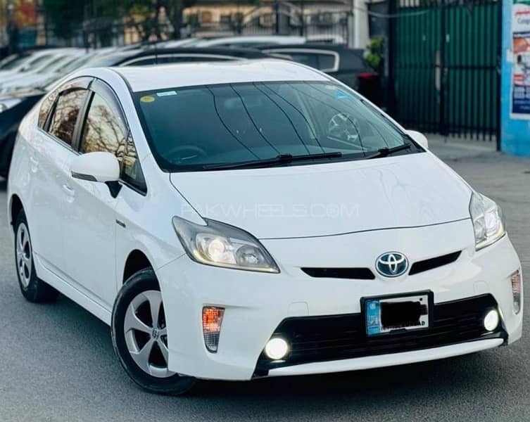 Toyota Prius 2014 1