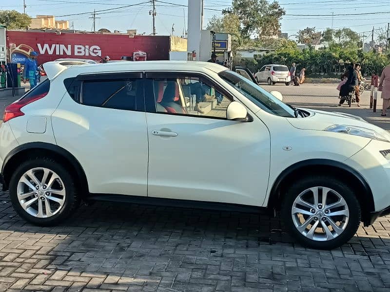 Nissan Juke 15RX Urban Selection full geniue body 1