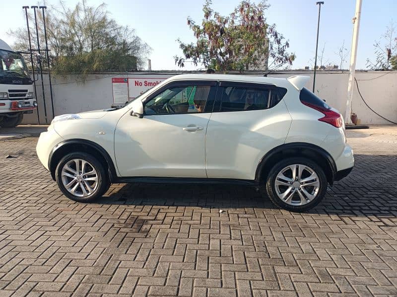 Nissan Juke 15RX Urban Selection full geniue body 3