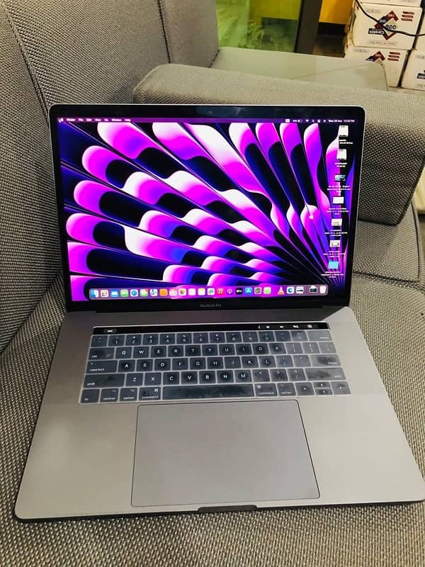 Apple MacBook pro 2017 1