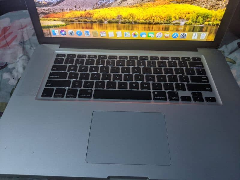 MacBook pro i7 processor 256GB storage and 16GB ram 3