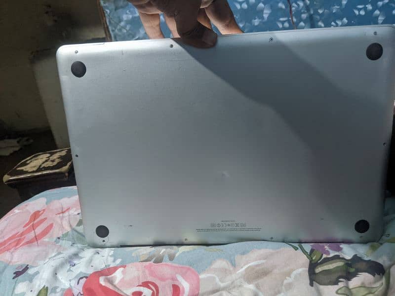 MacBook pro i7 processor 256GB storage and 16GB ram 5