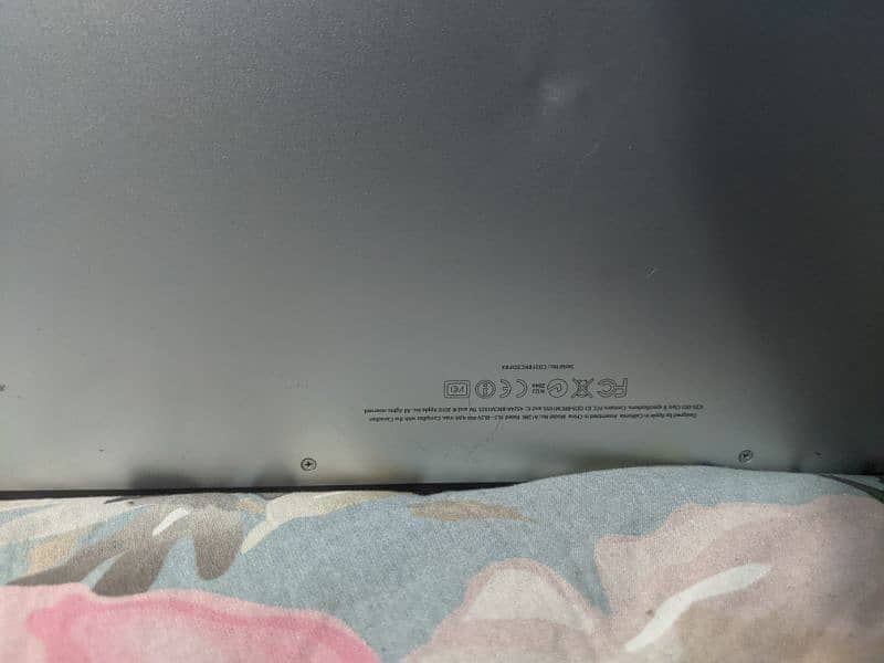 MacBook pro i7 processor 256GB storage and 16GB ram 6