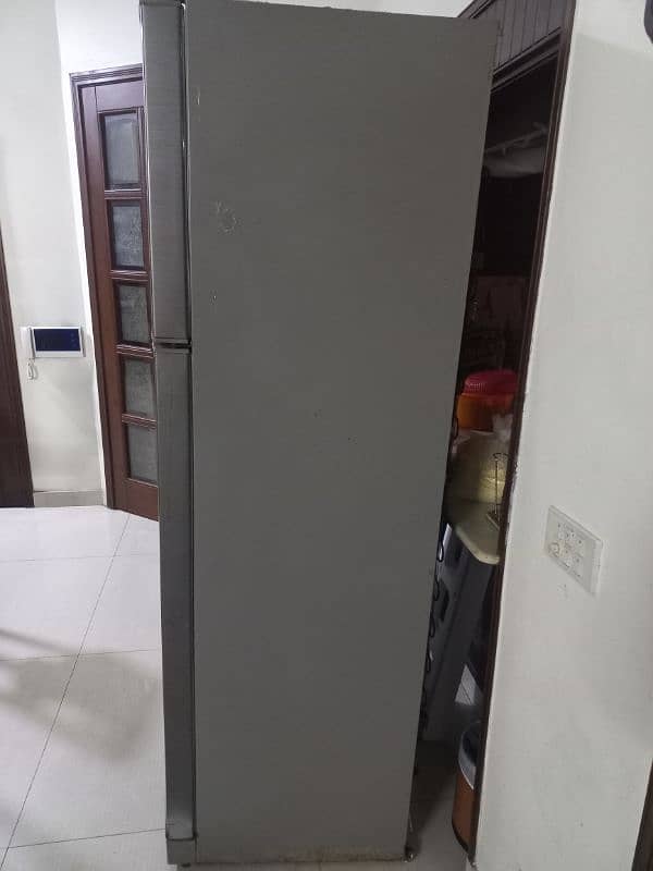 Electrolux Refrigerator 13