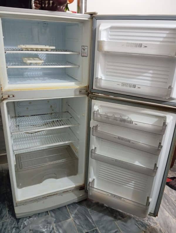 DAWLENCE REFRIGERATOR FOR SALE!!! 5